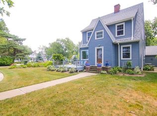 2 E 220th St, Euclid, OH 44123