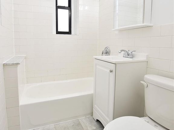 4th image of 100 Cooper St APT 1C