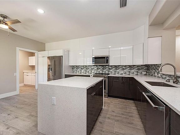 5th image of 468 Glen Meadow Ln