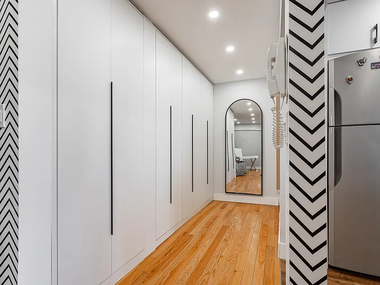 3235 Emmons Ave #526 — Photo 9