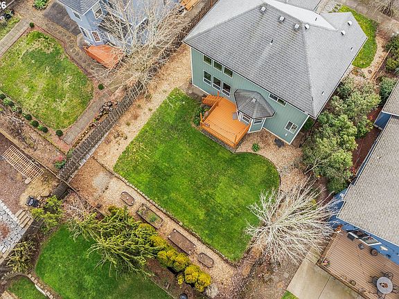 3rd image of 10907 SE Henderson Dr