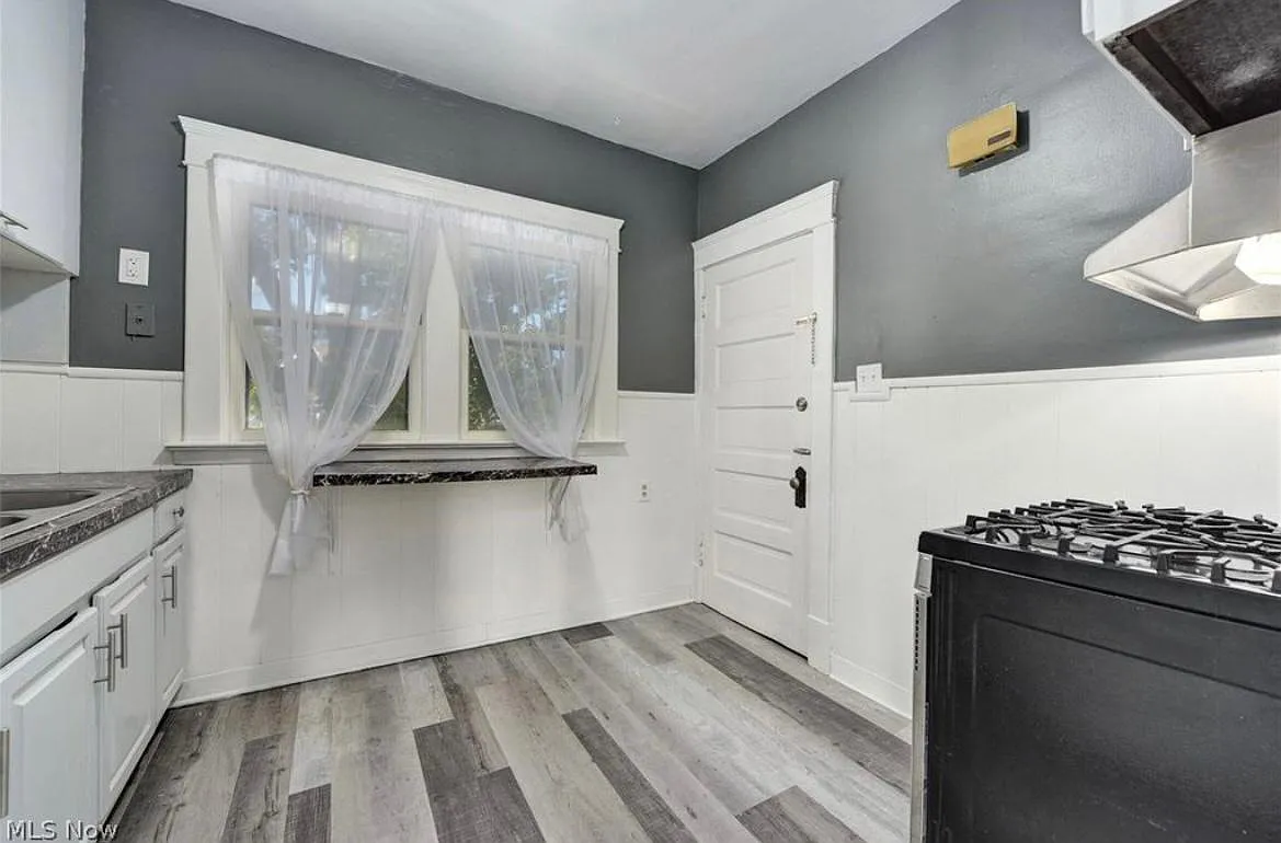 Building Photo - 1290 Hall Ave #UPPER