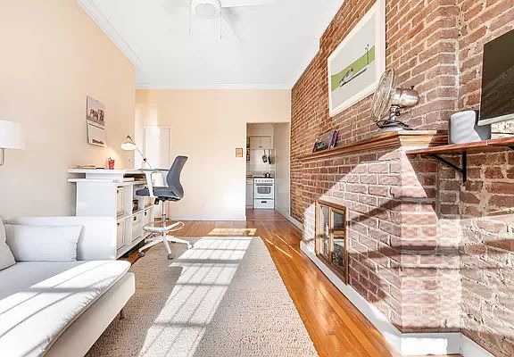 2nd image of 64 W 85th St APT 4B