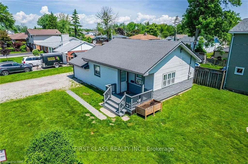 3 bed, $1,980 — Photo 1