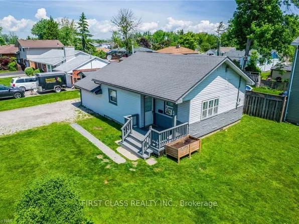 64 Dominion Rd, Fort Erie, ON L2A 1E6