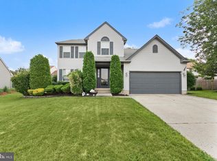 5 Teaberry Ln, Delran, NJ 08075