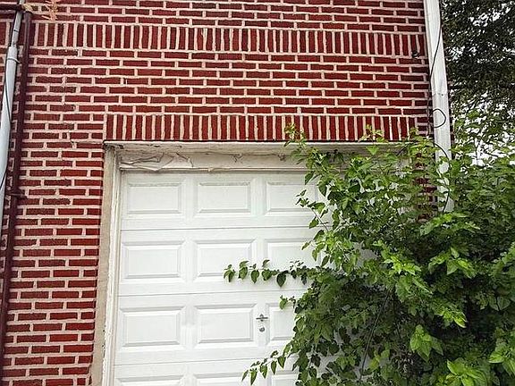 5th image of 724 Macdade Blvd