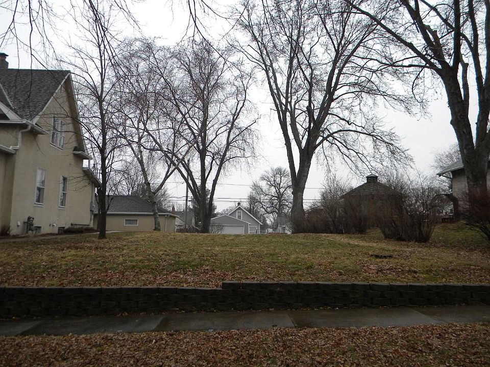 2nd image of 1857 Ivy Ave E