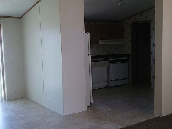 4th image of 160 Taylor Ave