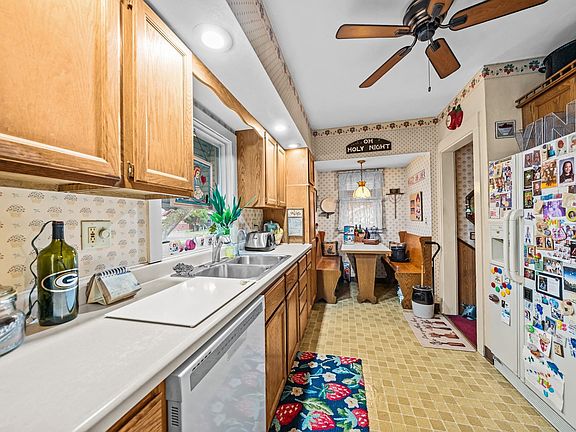 5th image of 2302 Broadway