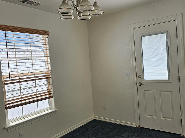 510 Hampton Pl — Photo 11