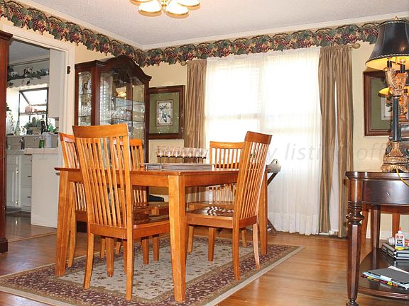 5th image of 1601 Charles St
