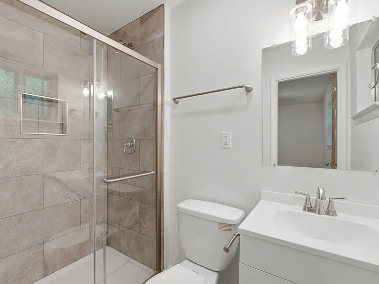 945 Brynwood Ter — Photo 18