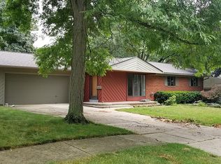 345 Nichols Dr, Saline, MI 48176