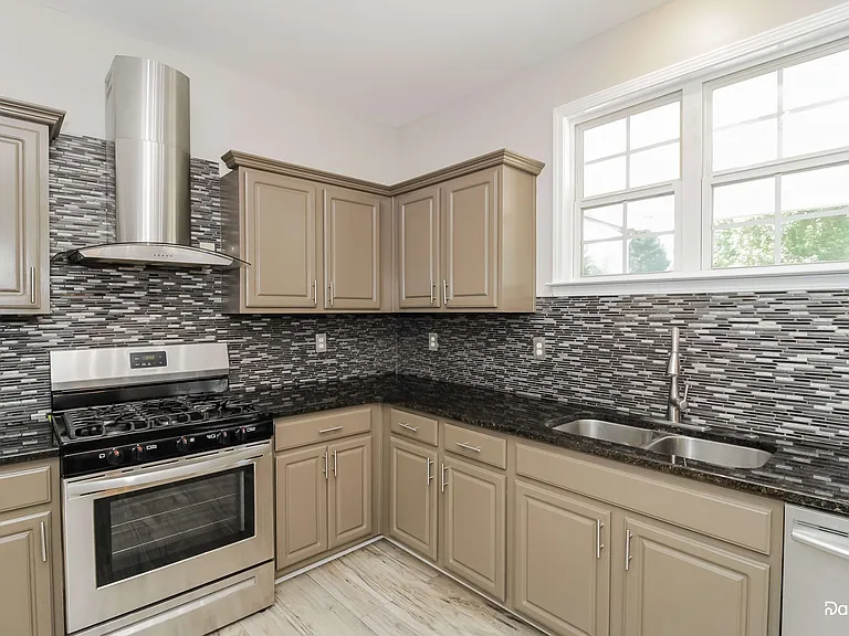 107 Fate Ct — Photo 2