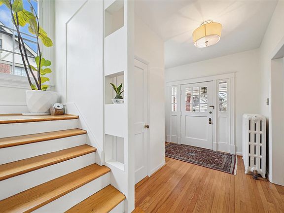 3rd image of 7167 Waterman Ave