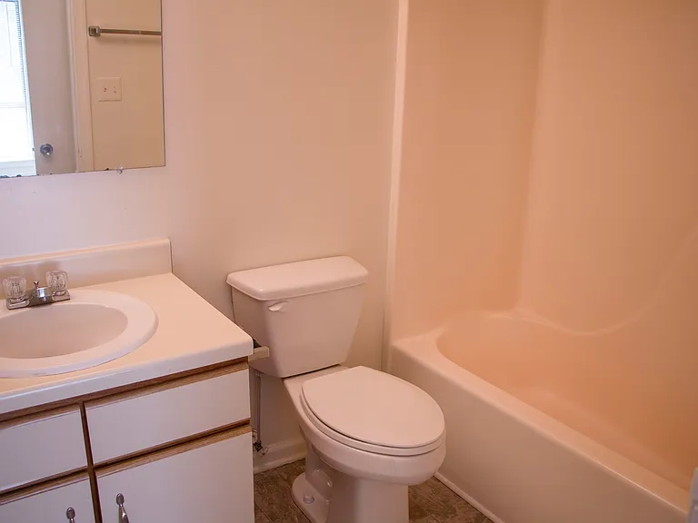Princeton Circle West Apartments — Photo 142