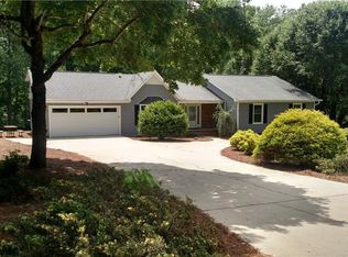 3865 Creekview Dr, Trinity, NC 27370