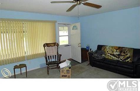Lamont_3995 PL - 13.JPG