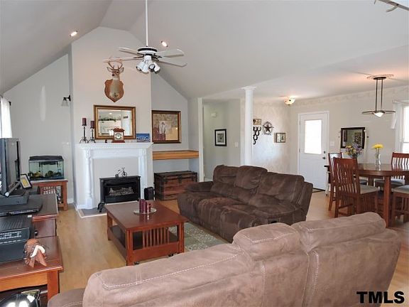 4th image of 215 Saddle Brook Dr