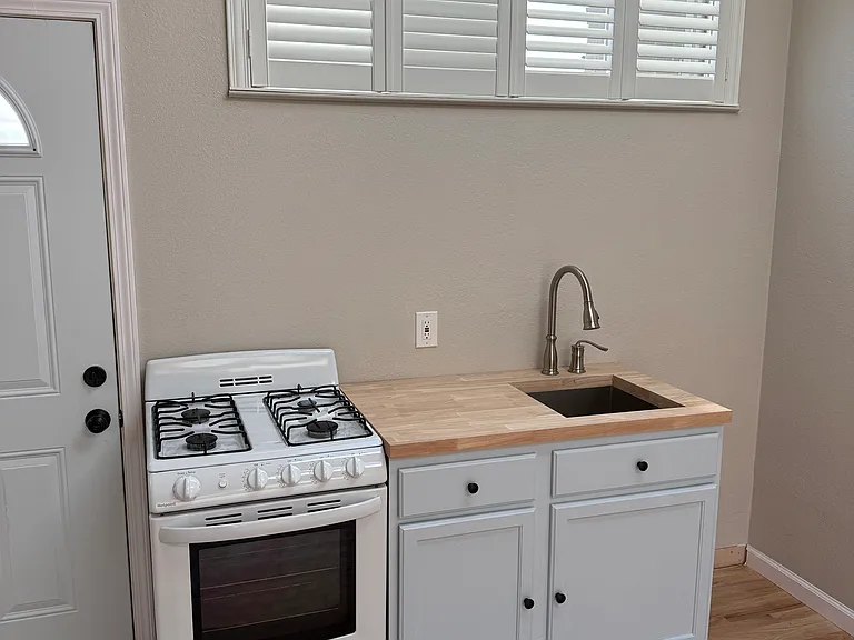 1732 Fernando St — Photo 11
