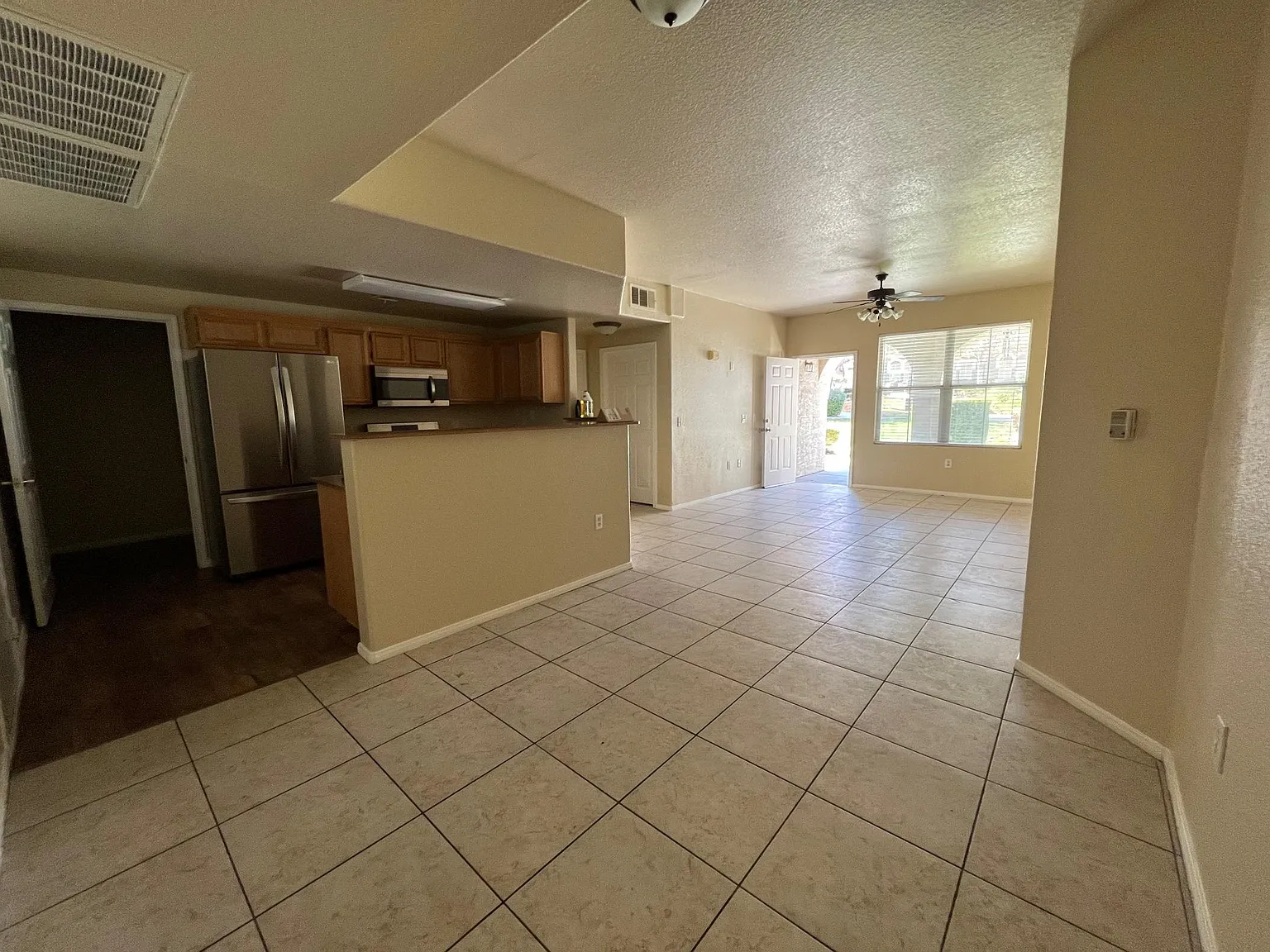 2 bed, 1078 sqft, $1,700 — Photo 3