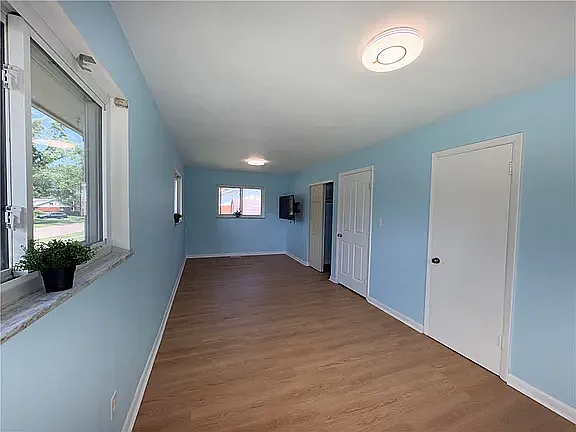 3 bed, 1420 sqft, $2,200 — Photo 2