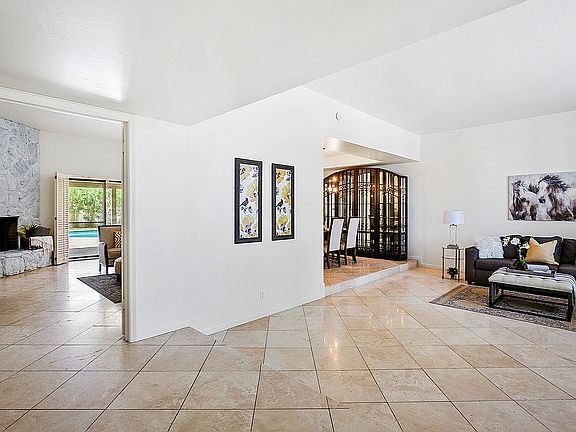 4th image of 702 W Las Palmaritas Dr