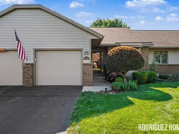 1731 Lakeview Dr, Zeeland, MI 49464