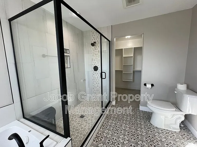5694 Eaglewood Dr — Photo 8