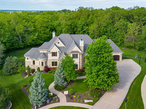 809 NE Bridge Creek Ct, Grimes, IA 50111