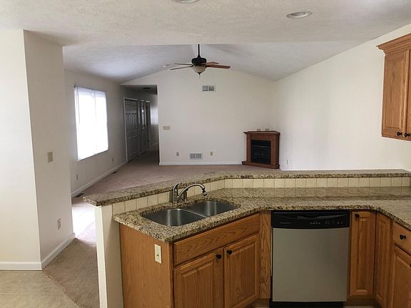 4th image of 210 Edgewater Dr #210
