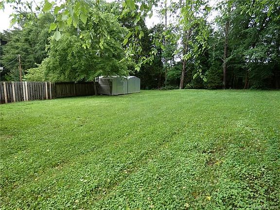 5th image of 128 Wedgeway Dr