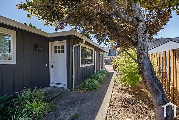 1st image of 3202 Grand Blvd #1