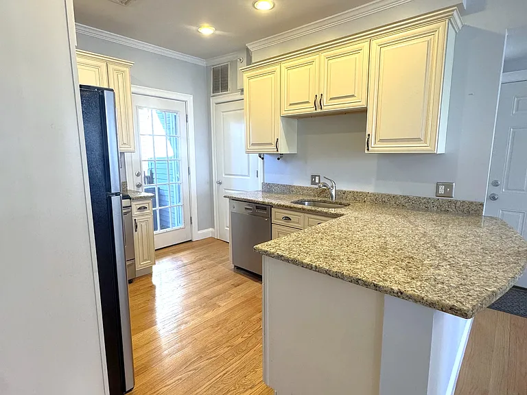 7 Knowlton St #2 — Photo 7