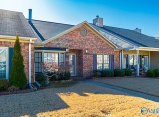 1523 River Bend Pl SE, Decatur, AL 35601