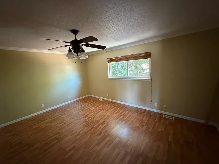 8521 James Ave NE — Photo 10