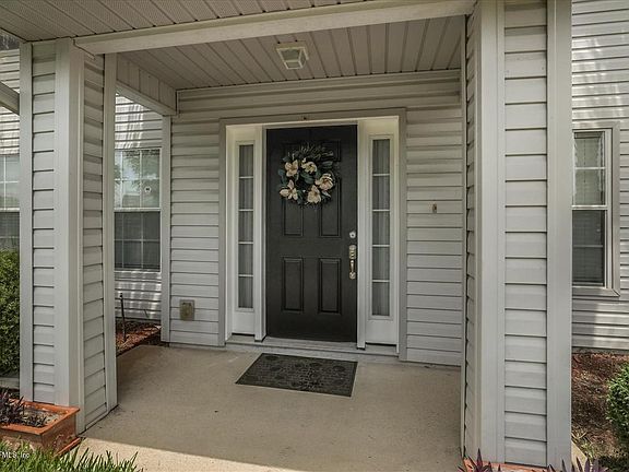 3rd image of 14164 CRESTWICK Drive W