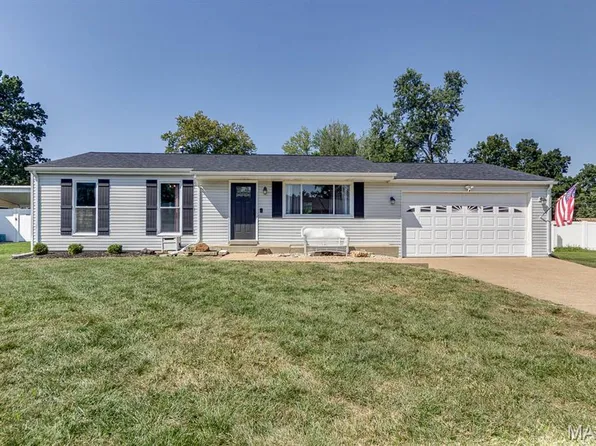 251 Peffer Ln, Fenton, MO 63026