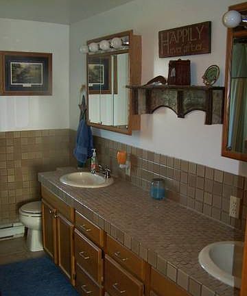 Bathroom w/double sinks