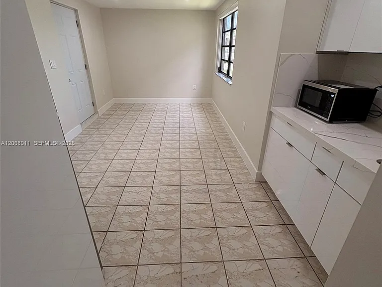 5005 SW 111th Ave #1 — Photo 2