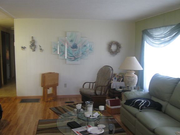 5th image of 398 Brookwood Dr
