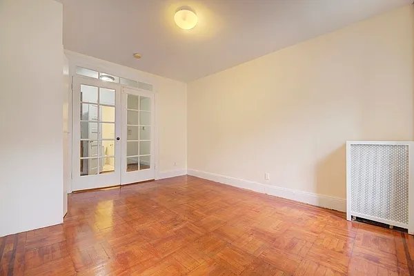 Rented by REAL New York | media 23