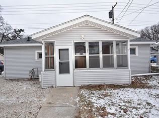 1004 1/2 E 3rd St, Mishawaka, IN 46544