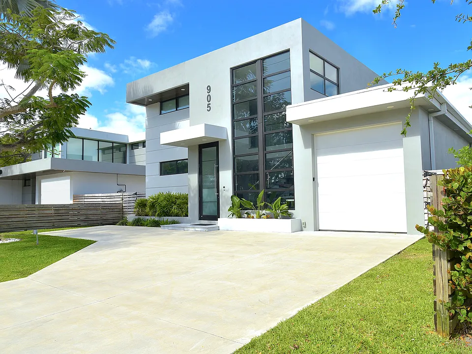 905 SW 9th Ave