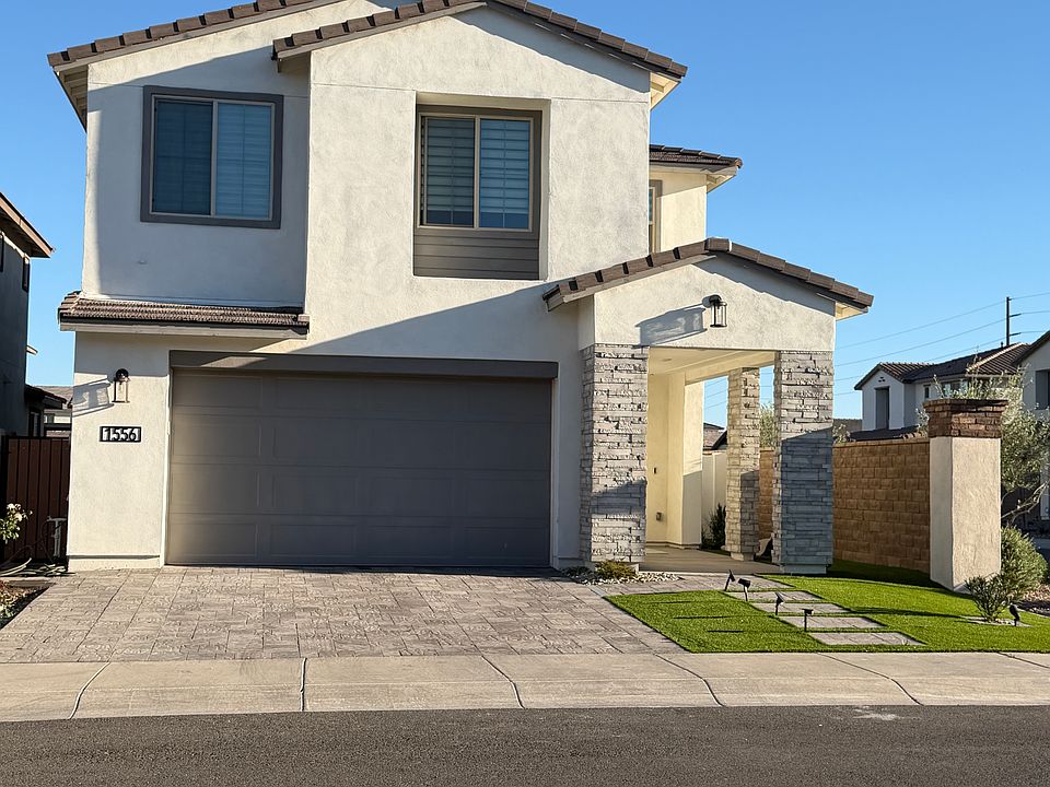 1st image of 1556 E Blue Spruce Ln