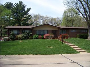 1617 Beaucaire Dr, Saint Louis, MO