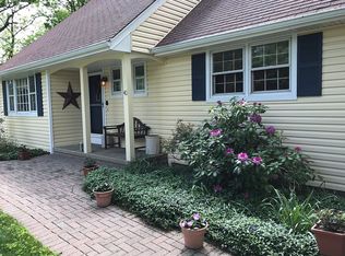 40 Woodlawn Ter, Lake Hopatcong, NJ 07849