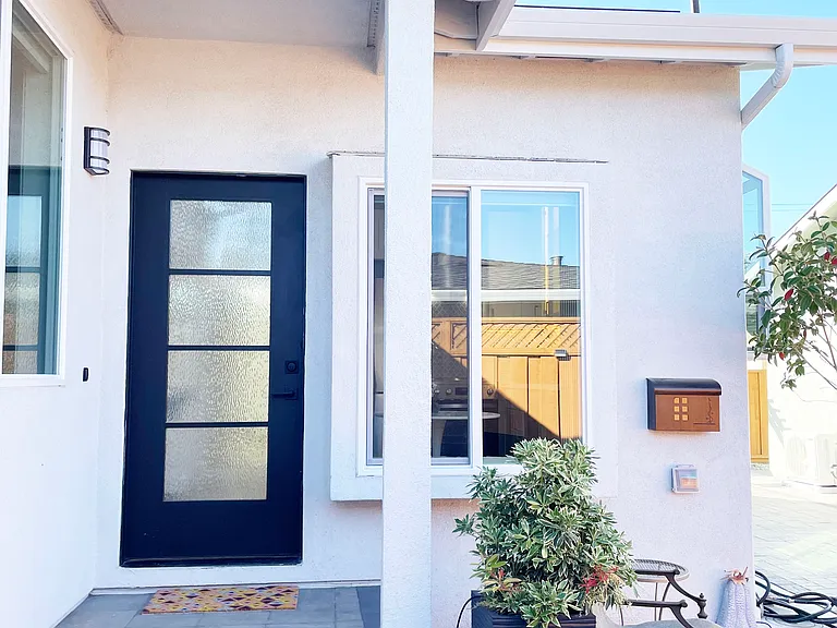 153 N Eldorado St #A — Photo 2
