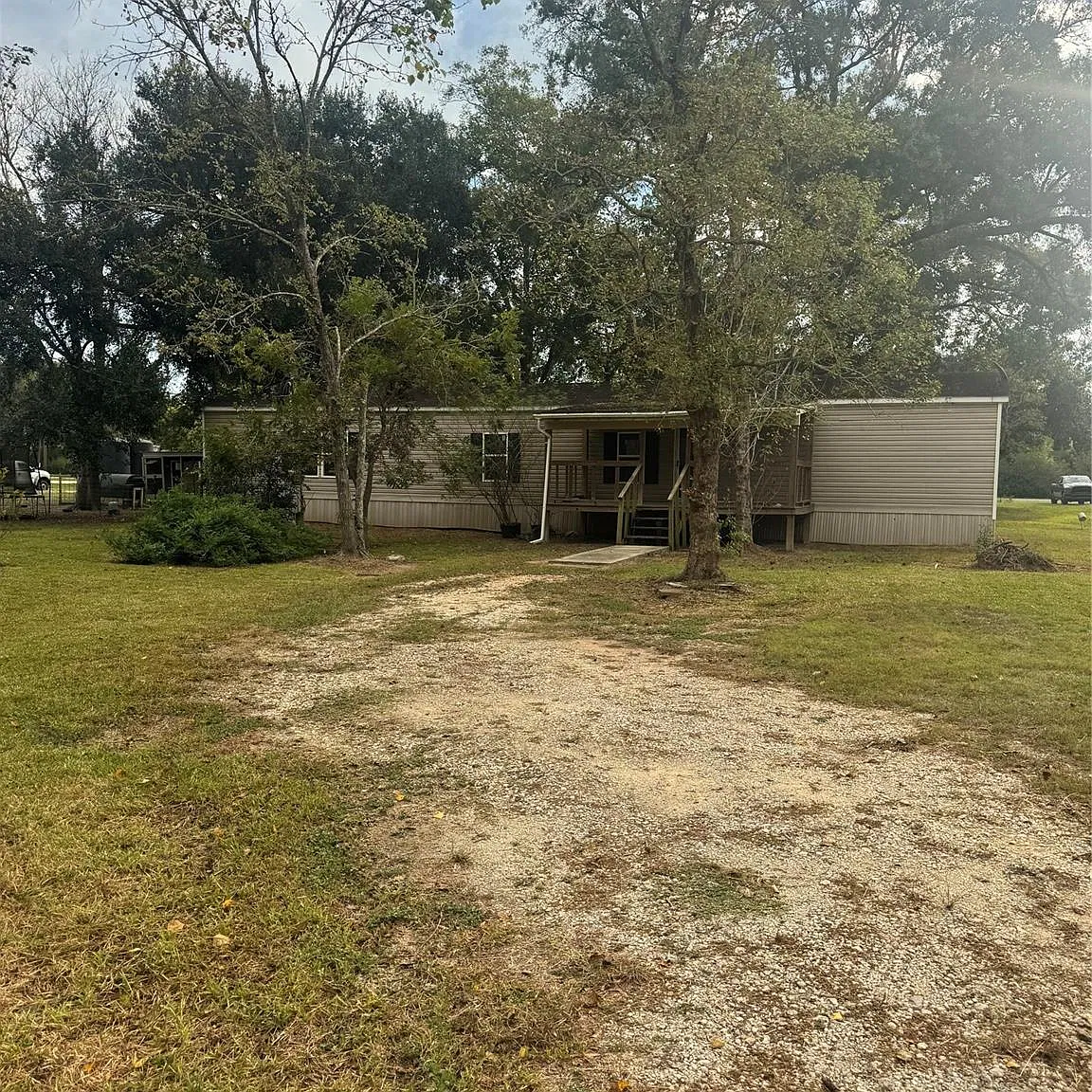 3 bed, 2.0 bath, 1140 sqft, $1,200 — Photo 2